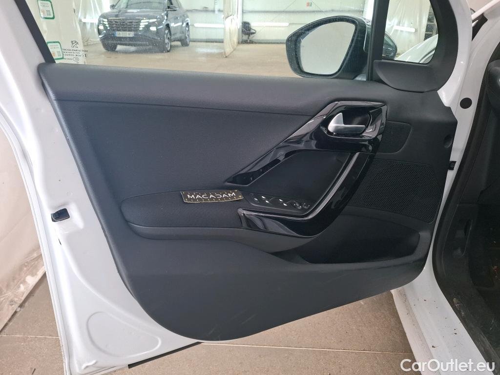 Peugeot  208 PEUGEOT  / 2015 / 5P / Berline &BLUEHDI 100 S&S ALLURE BUSINESS #8