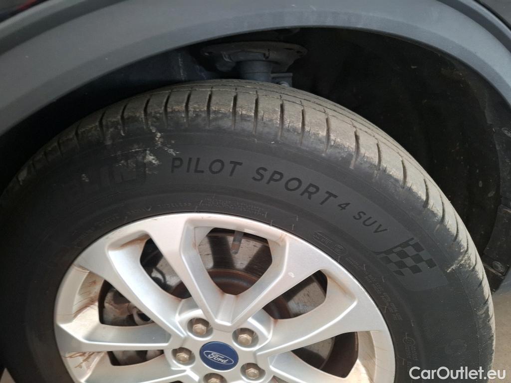 Ford  Kuga  Titanium Plug-In Hybrid 2.5 225CV BVA1 E6dT #82