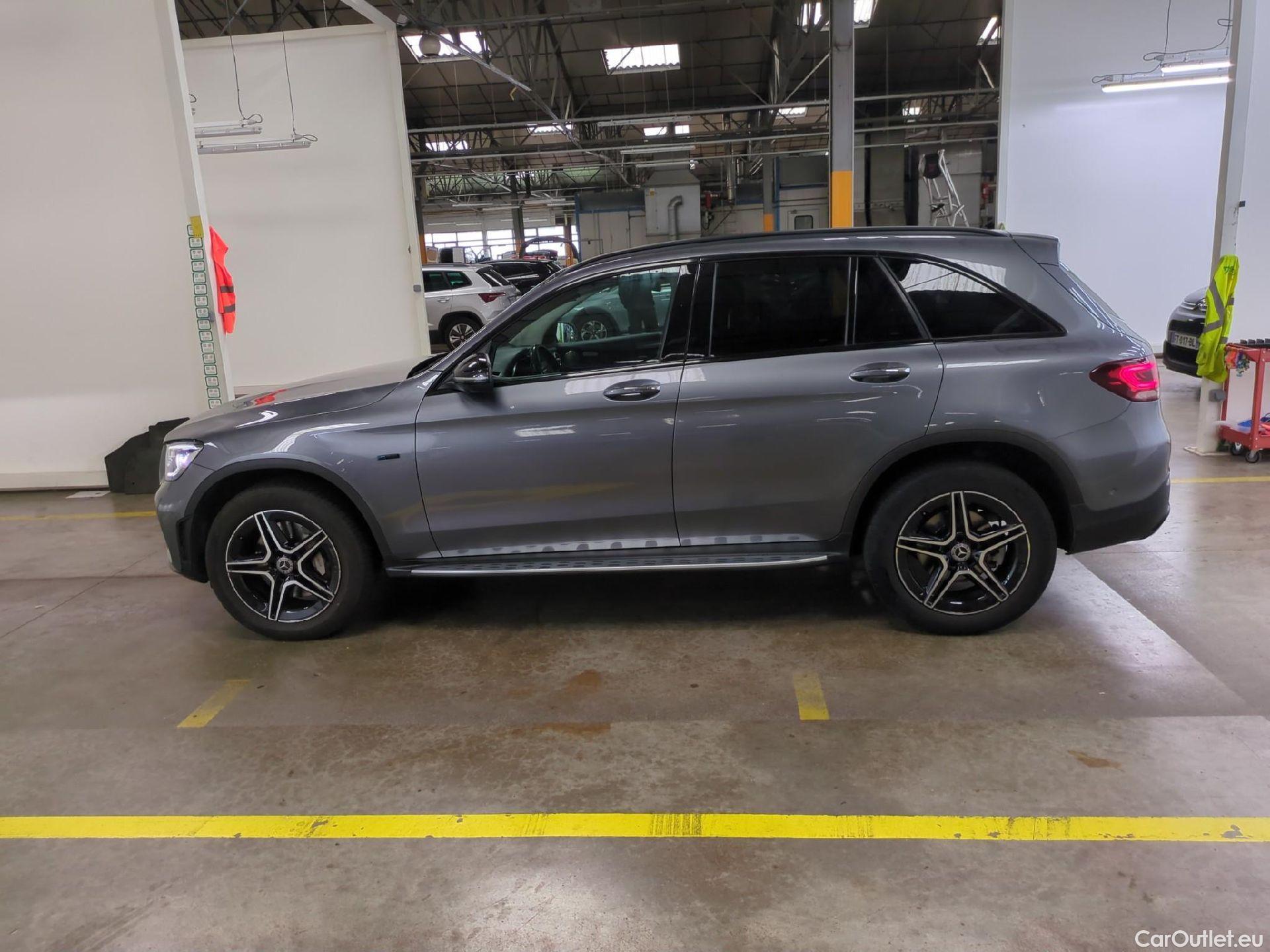 Mercedes  G-Klasee MERCEDES-BENZ GLC / 2019 / 5P / SUV 2.0 GLC 300 E AMG LINE 4MATIC #2