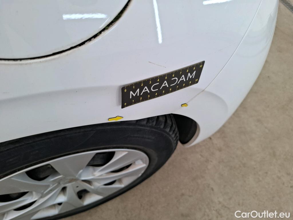 Peugeot  208  Affaire Premium 1.6 HDi 75CV BVM5 E6 #3