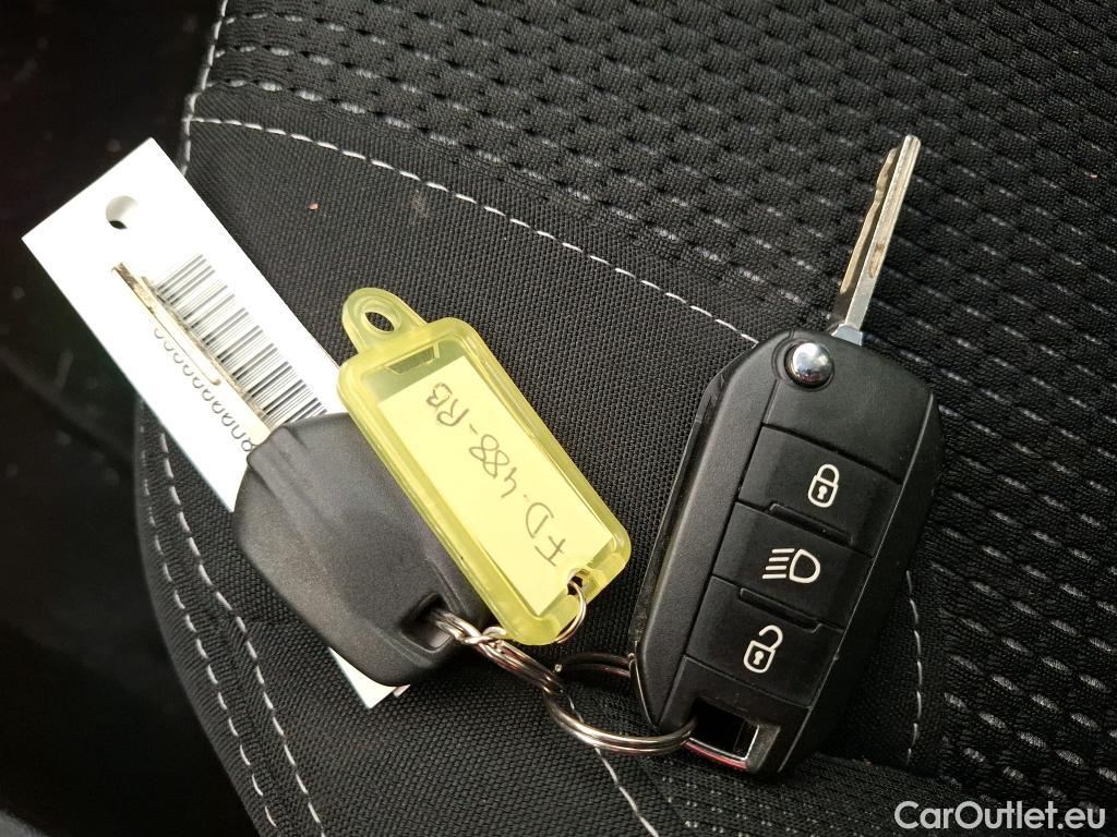 Peugeot  208 PEUGEOT  / 2015 / 5P / Berline &BLUEHDI 100 S&S ALLURE BUSINESS #12