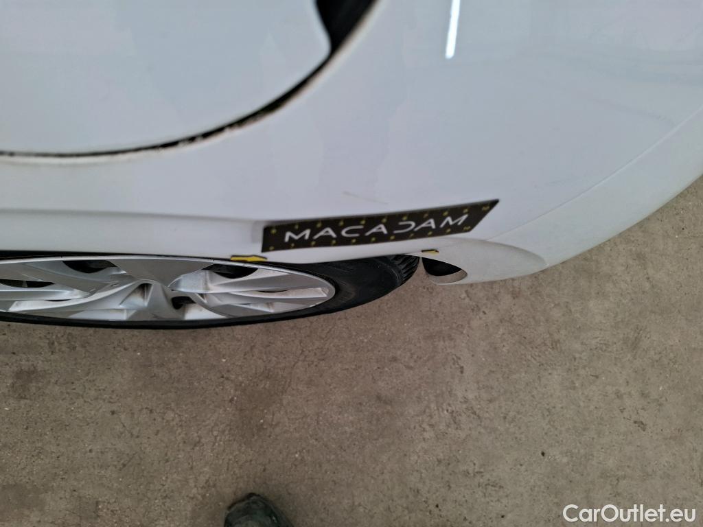 Peugeot  208  Affaire Premium 1.6 HDi 75CV BVM5 E6 #2