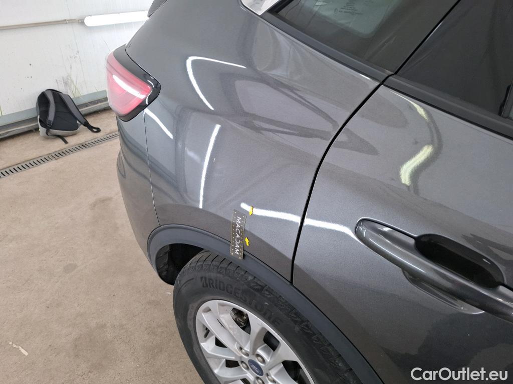 Ford  Kuga FORD  / 2019 / 5P / SUV 190 Hybrid I-AWD(FHEV) Powershi Titanium #35