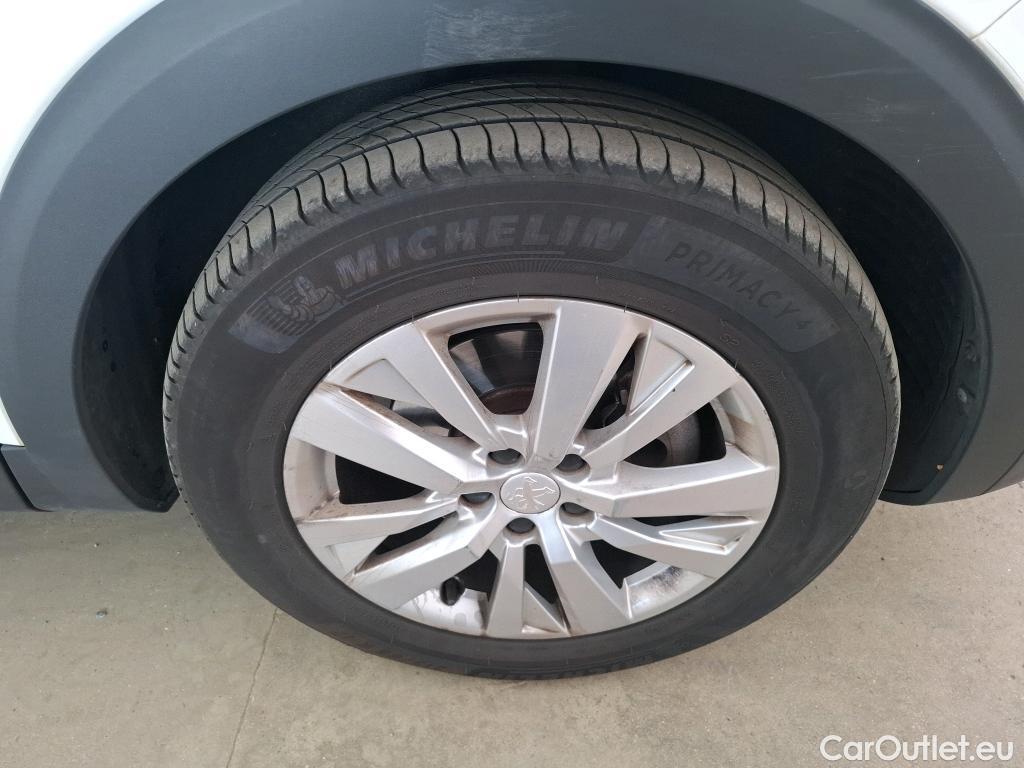 Peugeot  3008  Active Business 1.2 PureTech 130CV BVA8 E6d #20