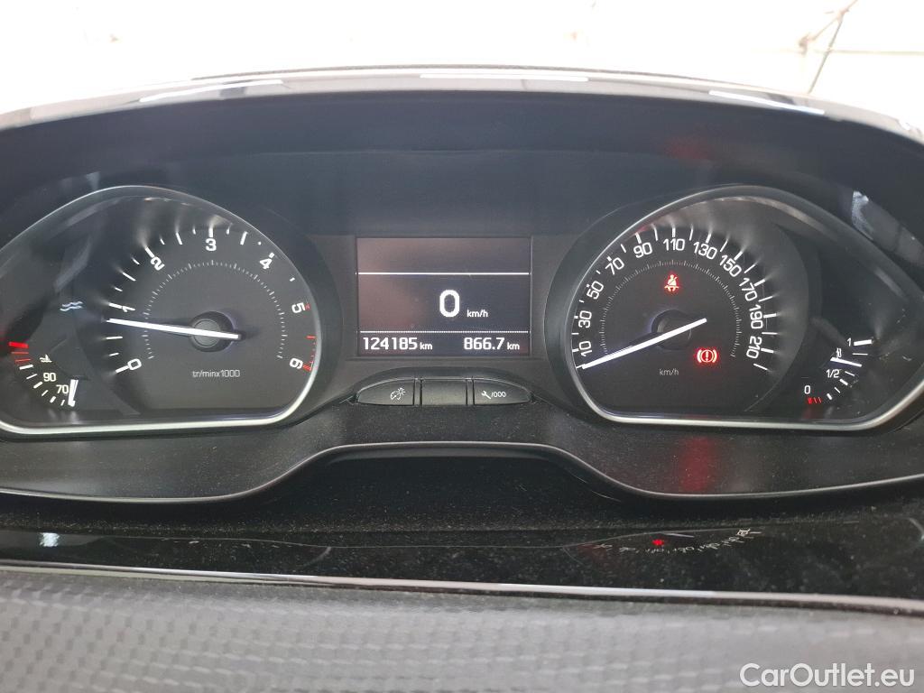 Peugeot  208 PEUGEOT  / 2015 / 5P / Berline &BLUEHDI 100 S&S ALLURE BUSINESS #7