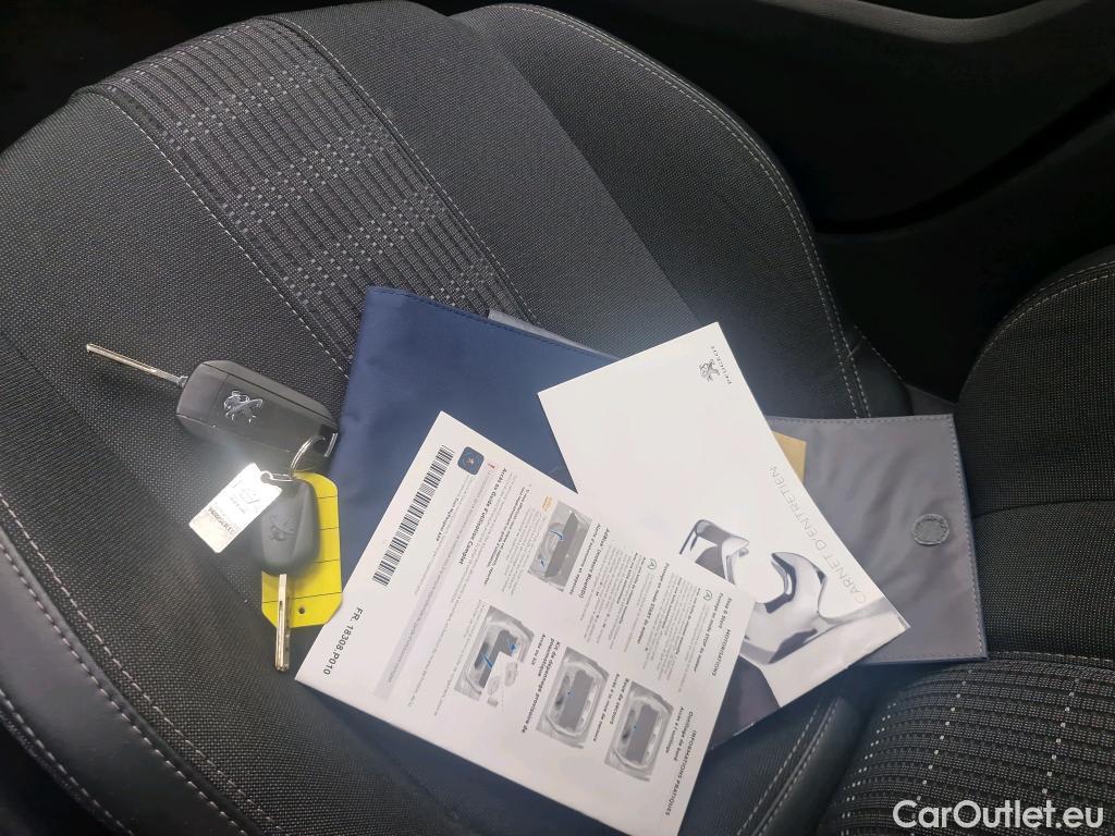 Peugeot  308  Allure 1.2 PureTech 130CV BVA8 E6d #12