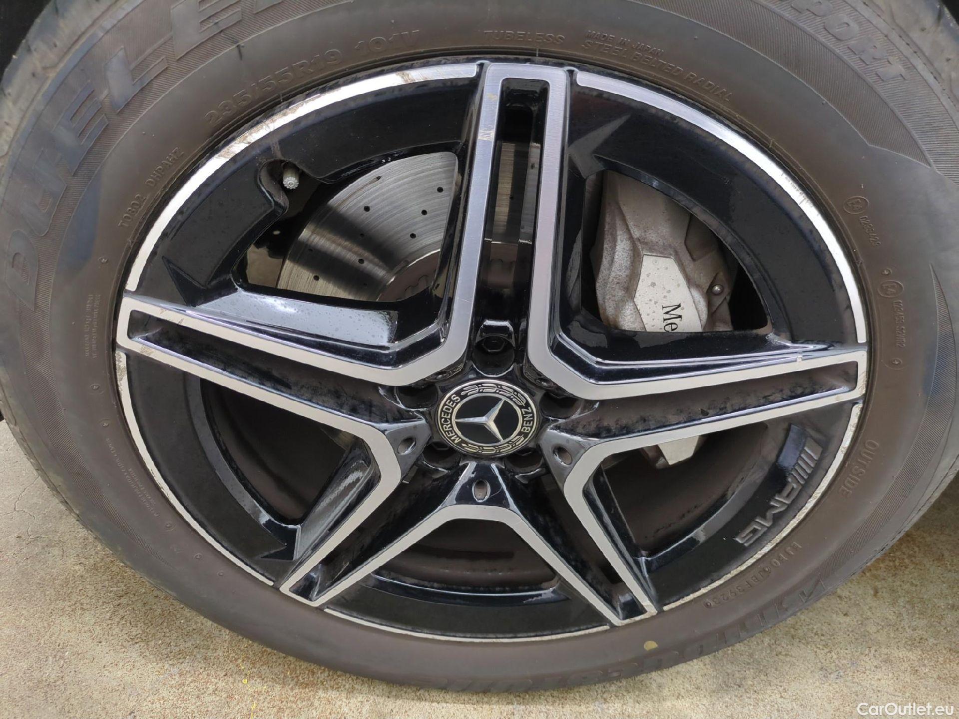Mercedes  G-Klasee MERCEDES-BENZ GLC / 2019 / 5P / SUV 2.0 GLC 300 E AMG LINE 4MATIC #12