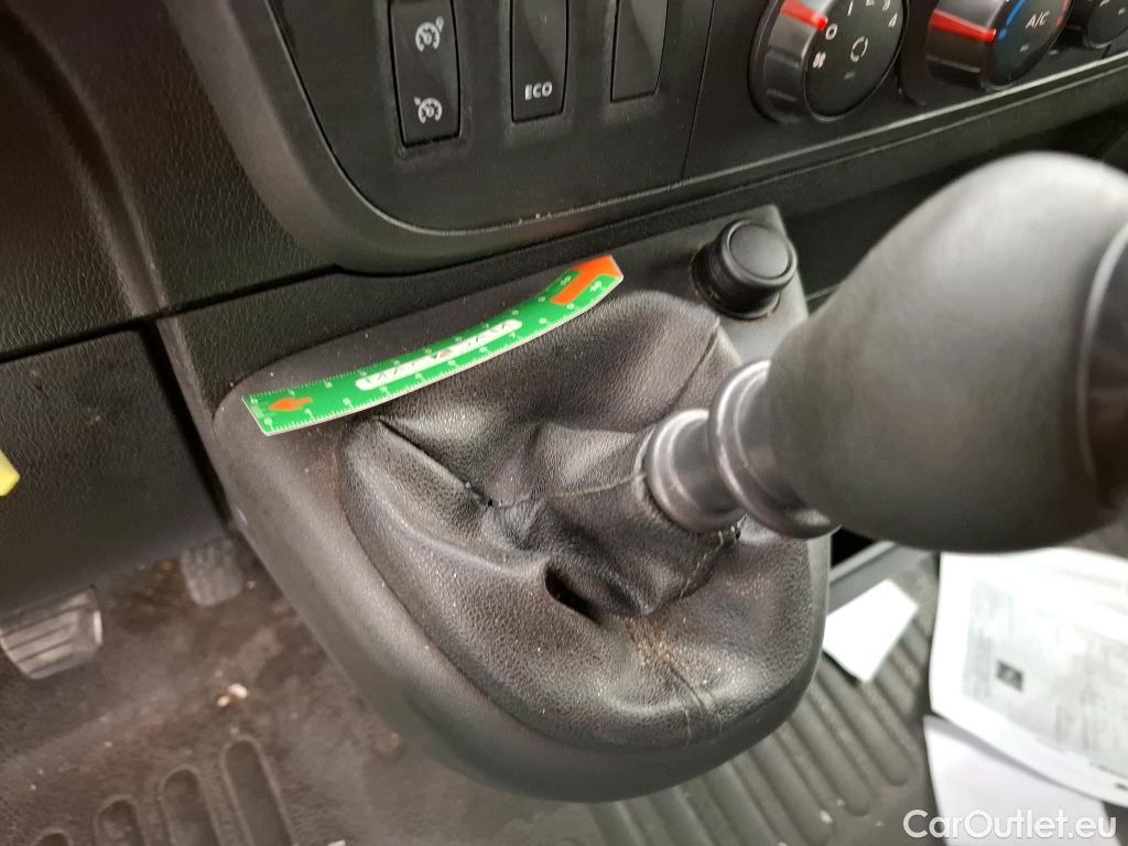 Renault  Master RENAULT  / 2014 / 4P / Fourgon tôlé &FG GCf Trac F3300 L1H1 dCi 110 Euro6 #42