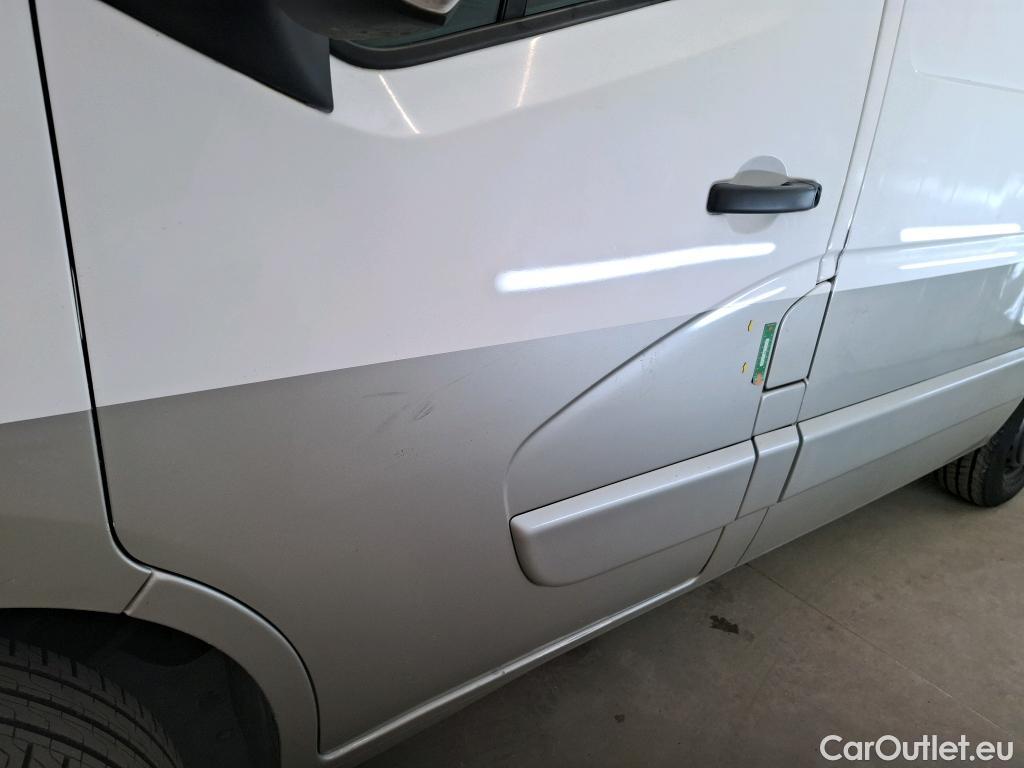 Renault  Master RENAULT  / 2014 / 4P / Fourgon tôlé &FG GCf Trac F3300 L1H1 dCi 110 Euro6 #38