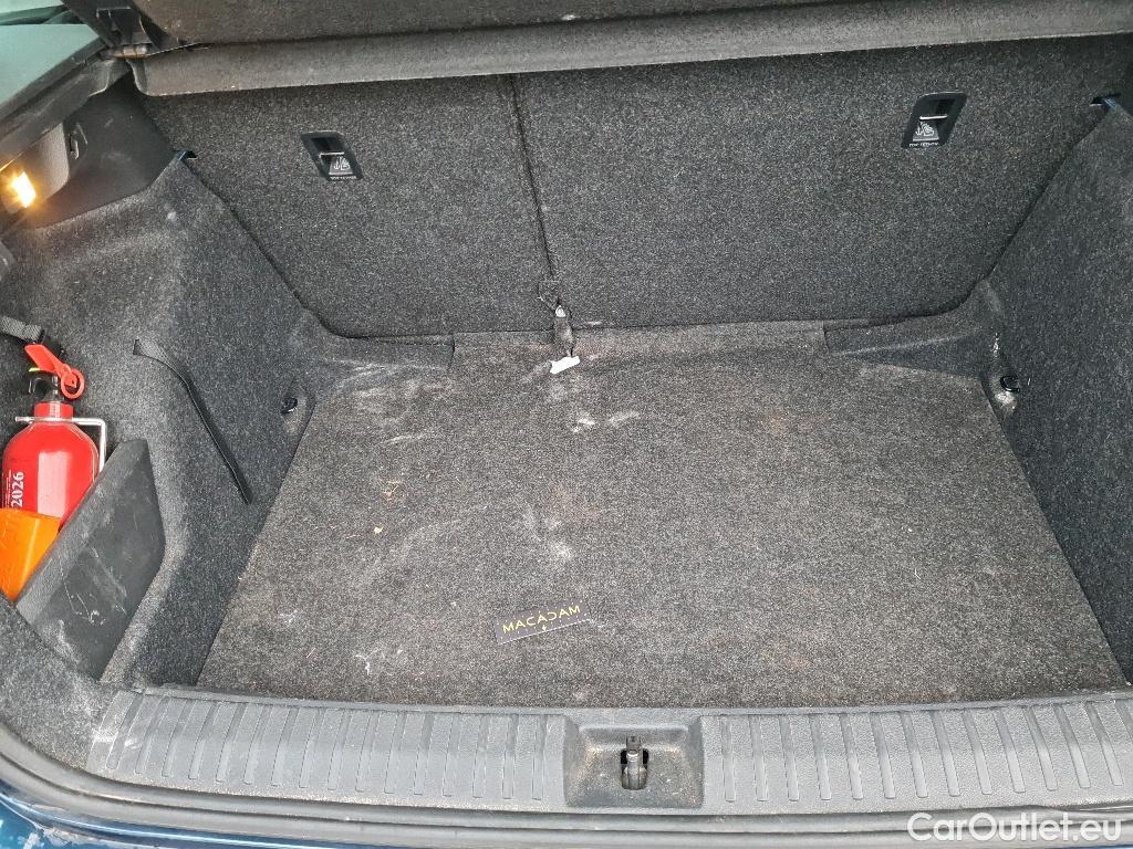 Skoda  KAMIQ Ambition 1.6TDi 115pk/cv 5p Manual Diesel  2 #32