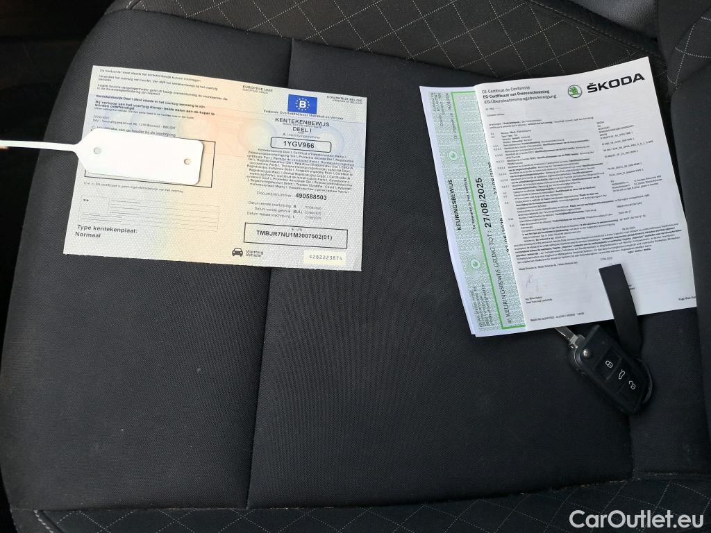 Skoda  Karoq Ambition 1.5TSi 150pk/cv 5p Manual Petrol  3 #5