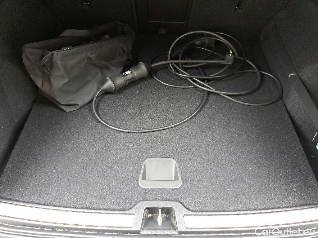 Volvo  XC 40 Inscription 1.5T5 Twin Engine 180pk/cv 5p Geartronic Automatic Petrol/Electric  4 #32
