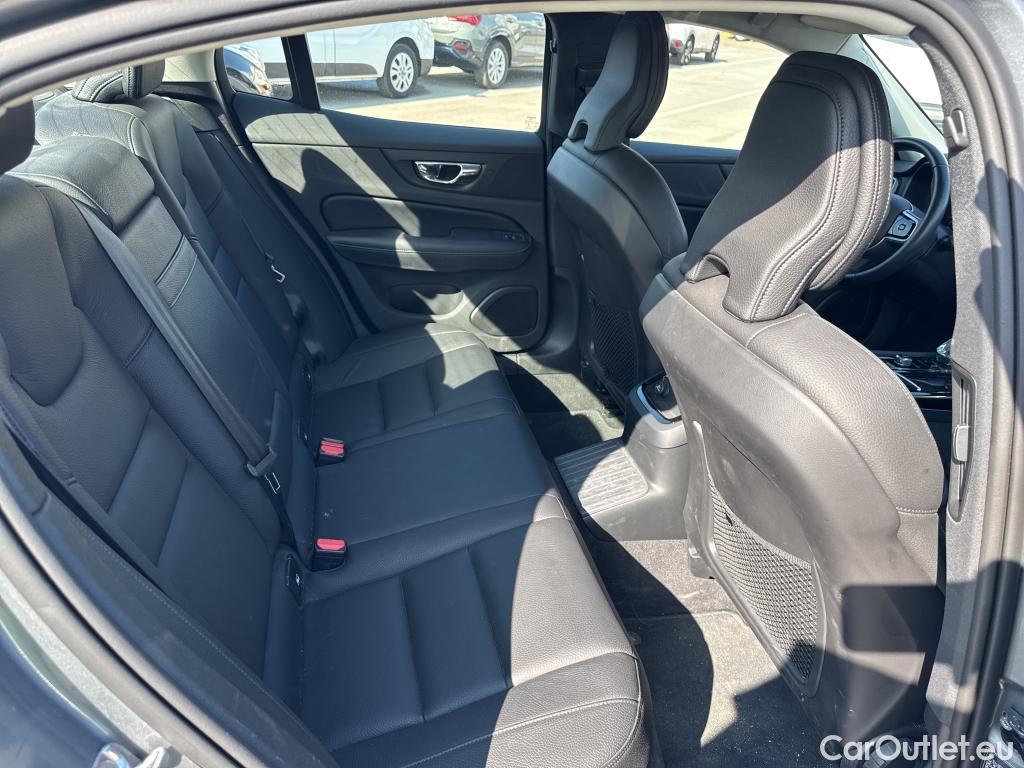 Volvo  S60 VOLVO  / 2019 / 4P / sedán 2.0 T8 AWD Inscription Auto #7