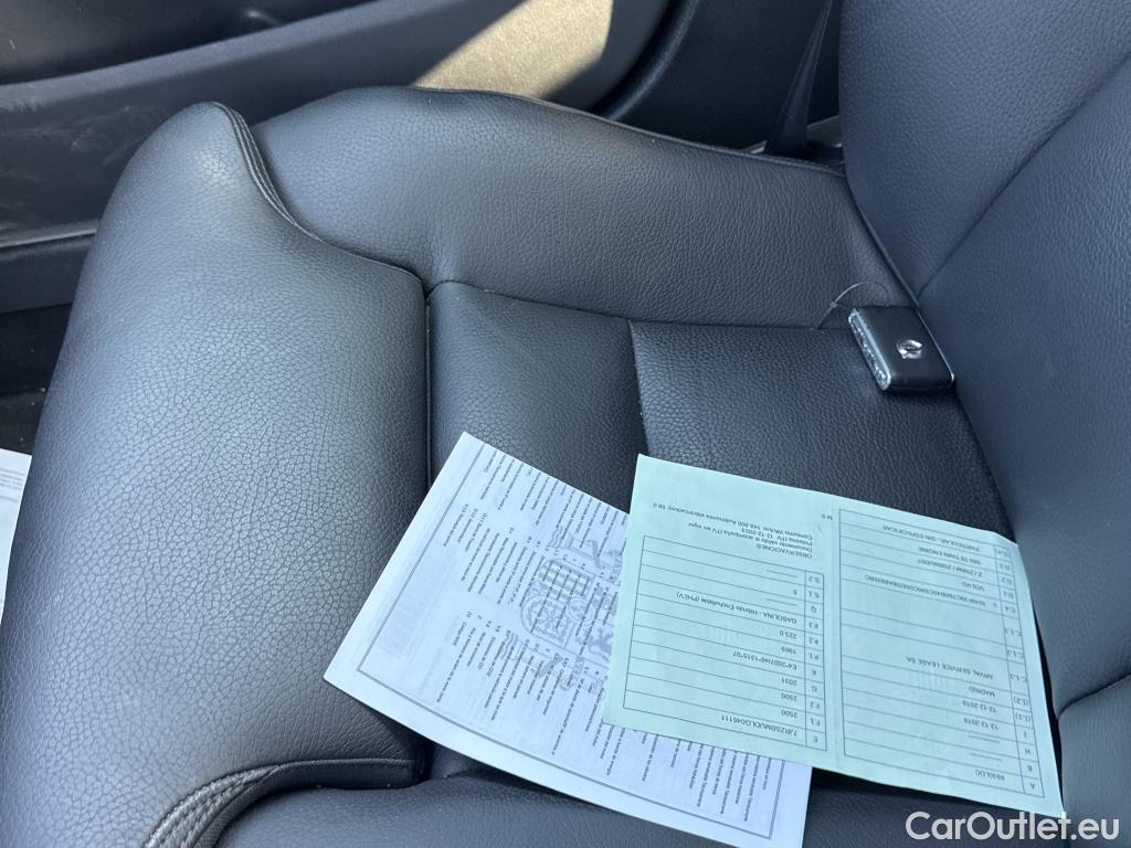 Volvo  S60 VOLVO  / 2019 / 4P / sedán 2.0 T8 AWD Inscription Auto #2