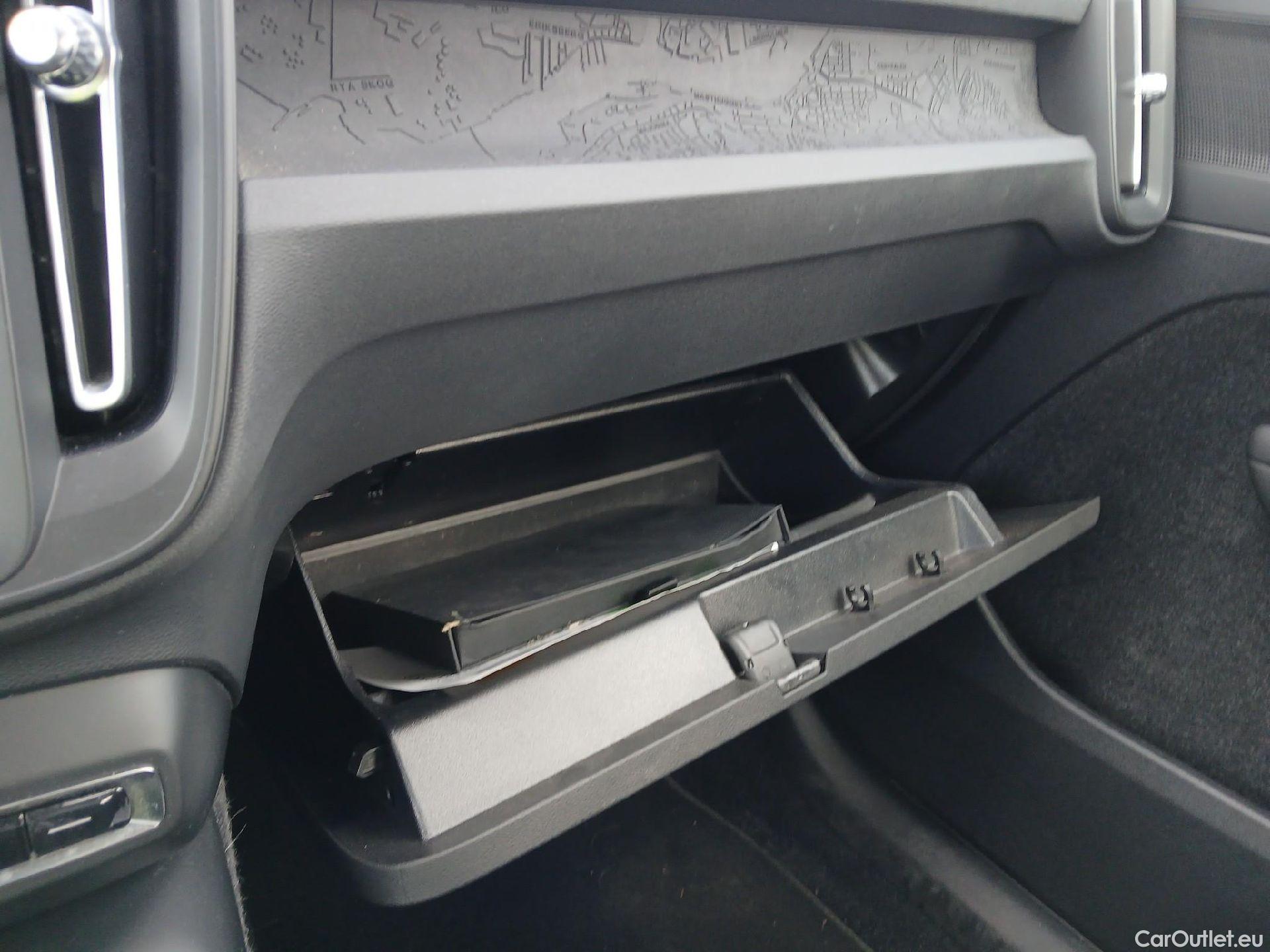 Volvo  XC 40 VOLVO XC40 / 2021 / 5P / todoterreno 1.5 T2 Essential Auto #1