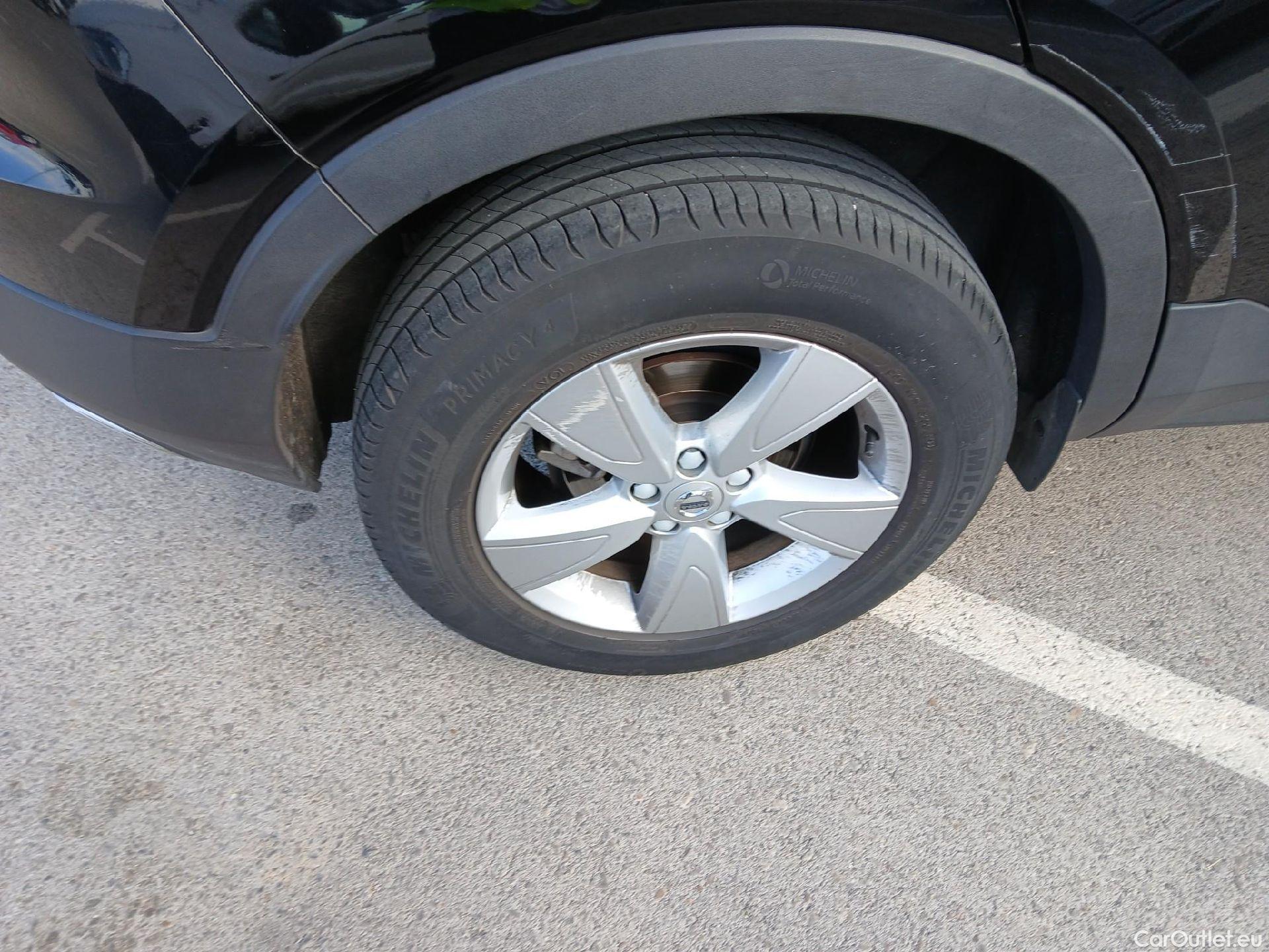 Volvo  XC 40 VOLVO XC40 / 2021 / 5P / todoterreno 1.5 T2 Essential Auto #3