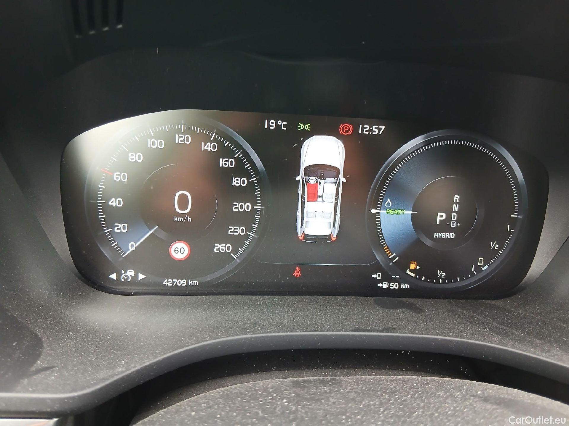 Volvo  XC60 VOLVO  / 2017 / 5P / todoterreno 2.0 T6 AWD Recharge R-Design Auto #4