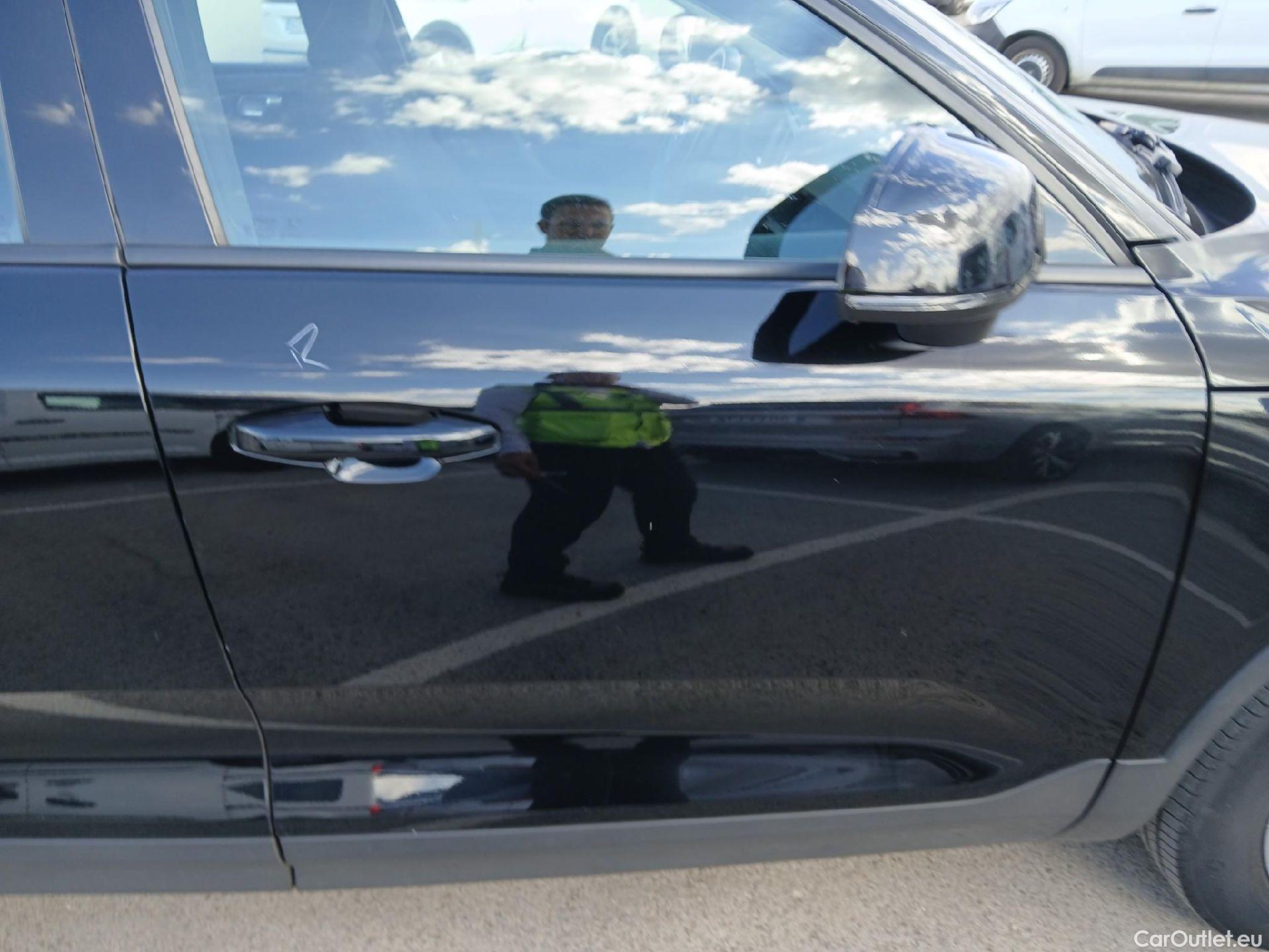 Volvo  XC 40 VOLVO XC40 / 2021 / 5P / todoterreno 1.5 T2 Essential Auto #26