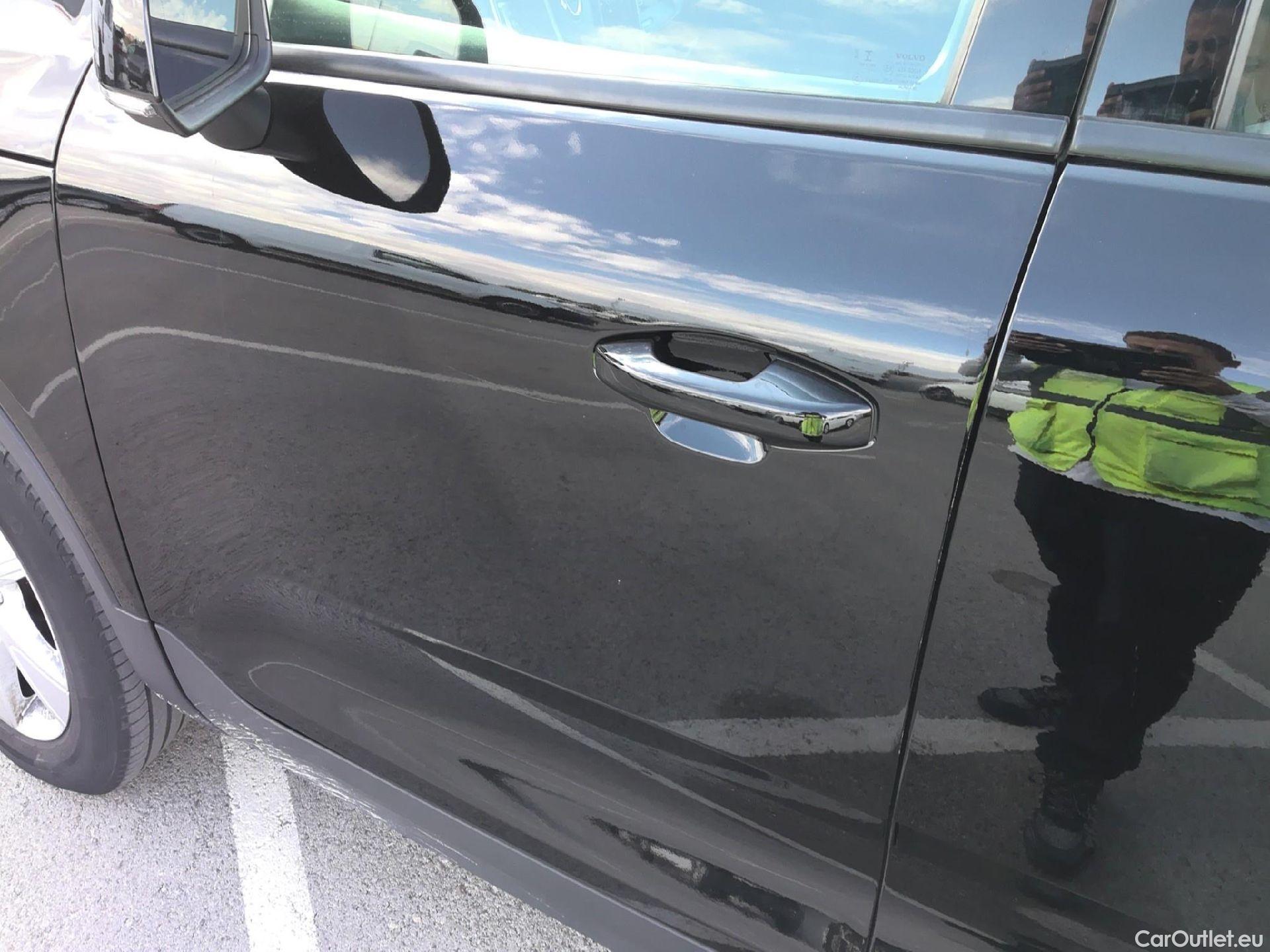 Volvo  XC 40 VOLVO XC40 / 2021 / 5P / todoterreno 1.5 T2 Essential Auto #27