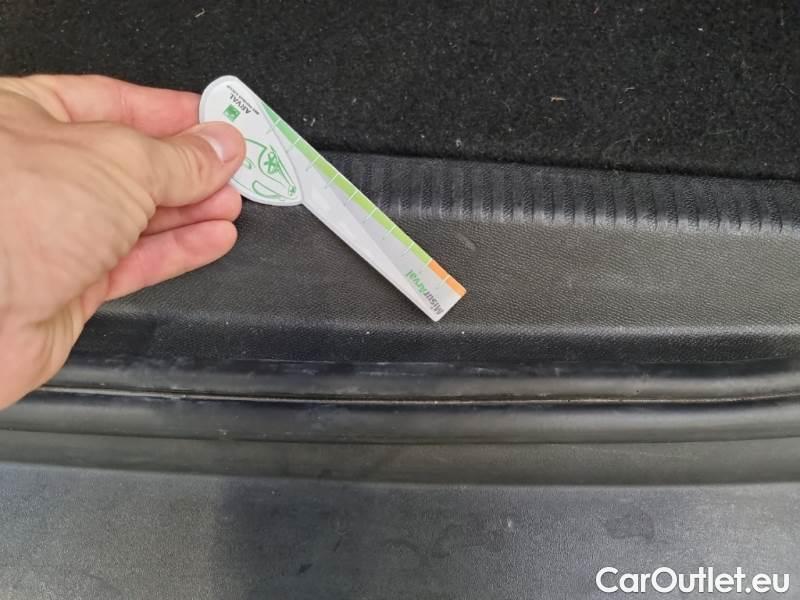 Peugeot  3008 PEUGEOT  / 2020 / 5P / SUV BLUEHDI 130 EAT8 SeS ACTIVE PACK #93