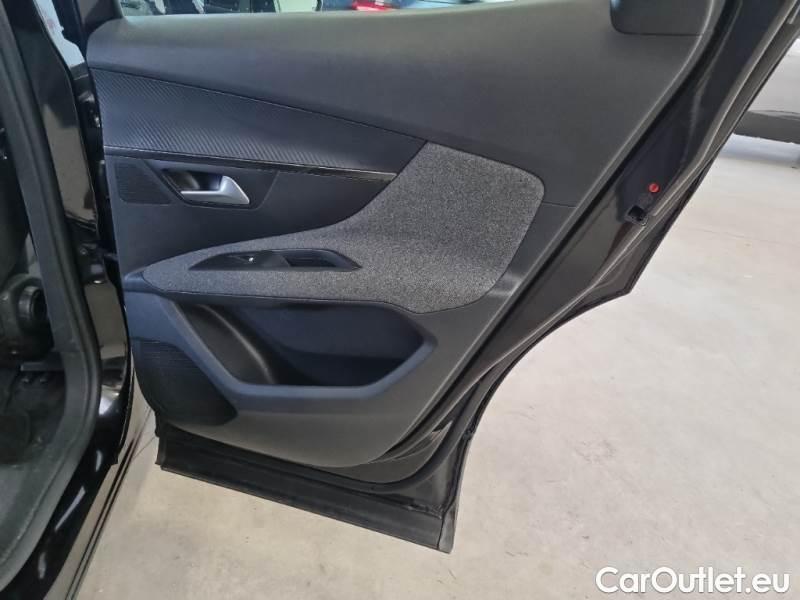 Peugeot  3008 PEUGEOT  / 2020 / 5P / SUV BLUEHDI 130 EAT8 SeS ACTIVE PACK #108