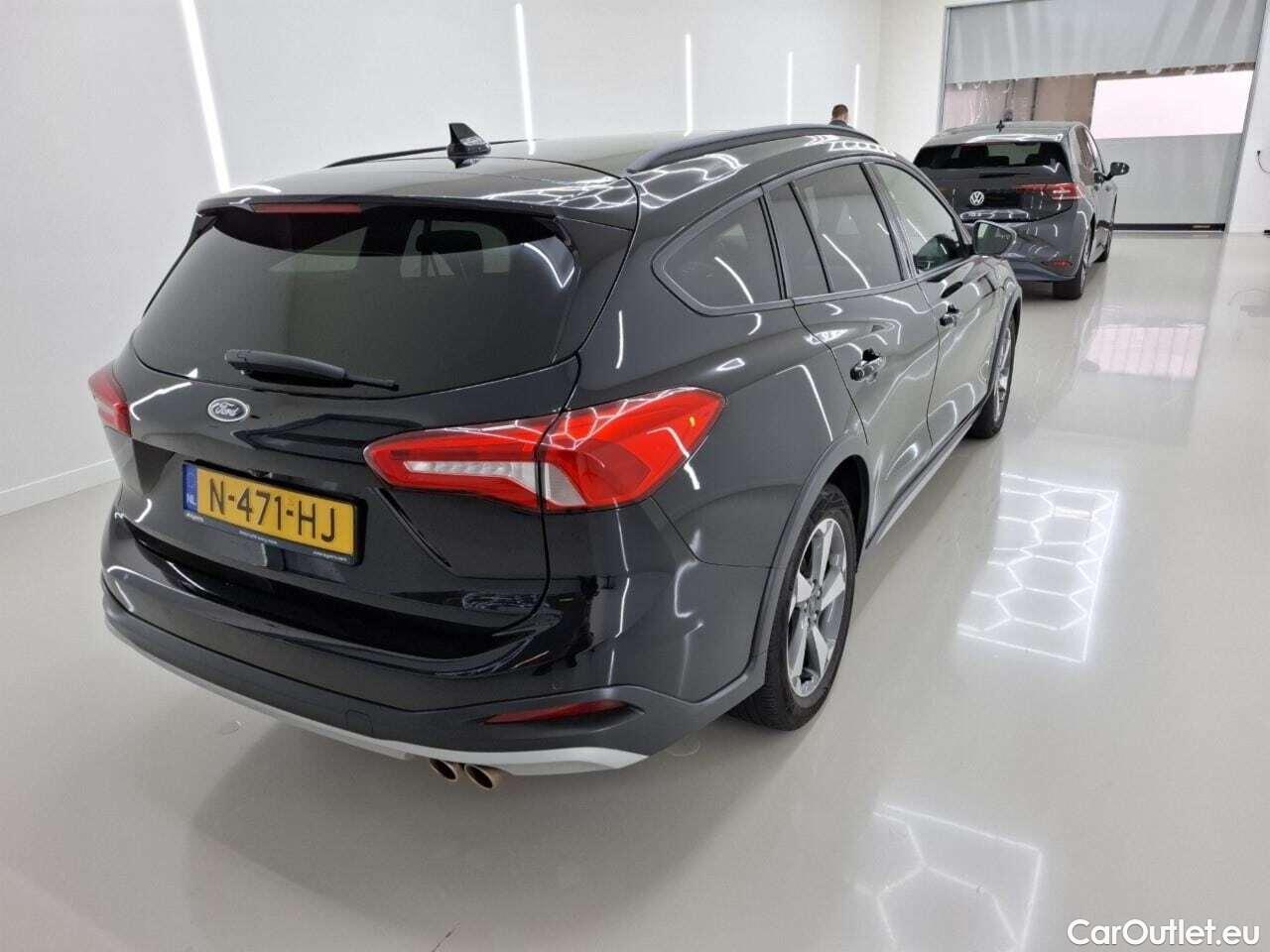 Ford  Focus 1.5 EcoB. Act. XBns #4