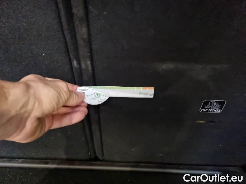 Peugeot  3008 PEUGEOT  / 2020 / 5P / SUV BLUEHDI 130 EAT8 SeS ACTIVE PACK #97