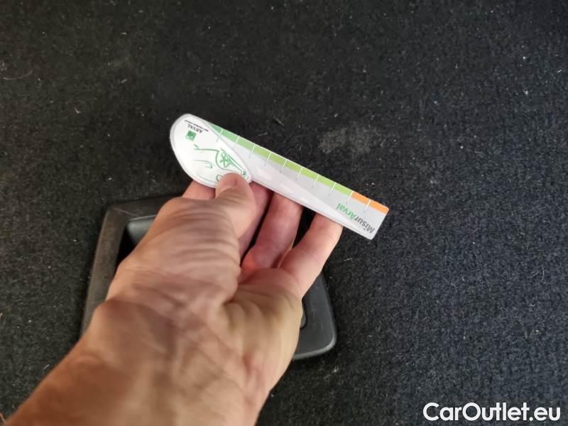 Peugeot  3008 PEUGEOT  / 2020 / 5P / SUV BLUEHDI 130 EAT8 SeS ACTIVE PACK #95