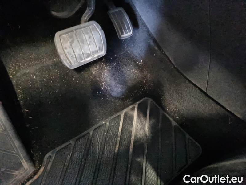 Peugeot  3008 PEUGEOT  / 2020 / 5P / SUV BLUEHDI 130 EAT8 SeS ACTIVE PACK #112