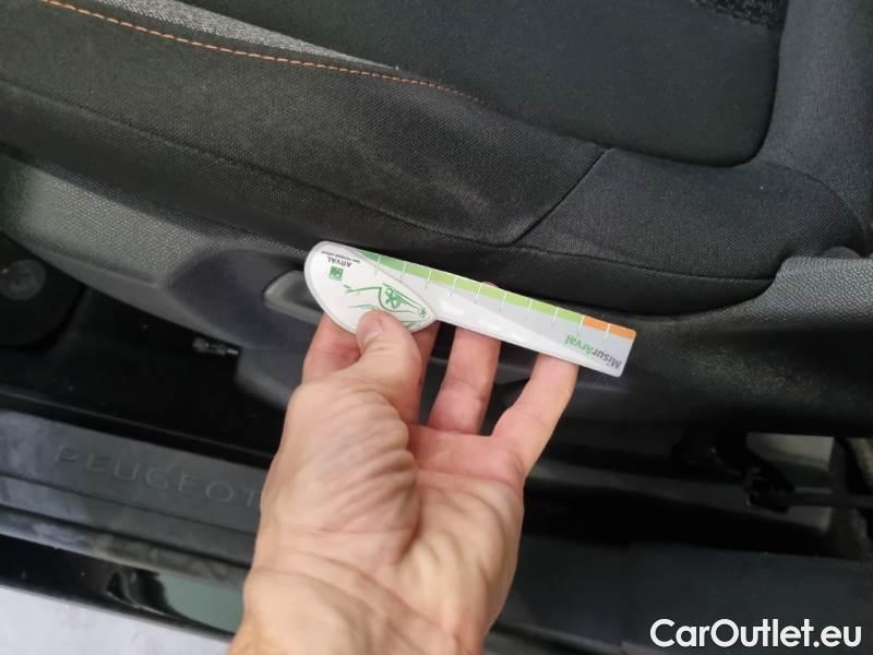 Peugeot  3008 PEUGEOT  / 2020 / 5P / SUV BLUEHDI 130 EAT8 SeS ACTIVE PACK #122