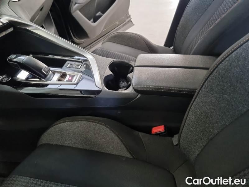 Peugeot  3008 PEUGEOT  / 2020 / 5P / SUV BLUEHDI 130 EAT8 SeS ACTIVE PACK #116