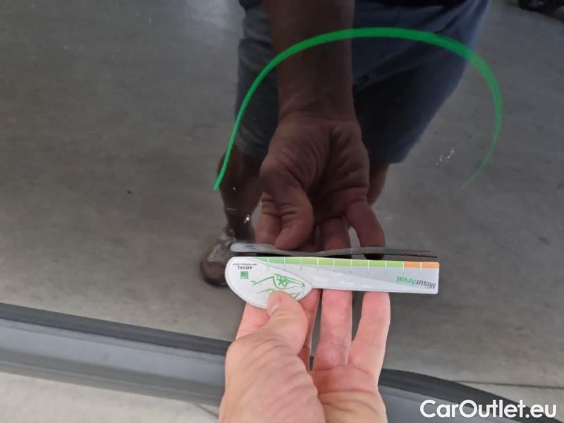 Peugeot  3008 PEUGEOT  / 2020 / 5P / SUV BLUEHDI 130 EAT8 SeS ACTIVE PACK #44