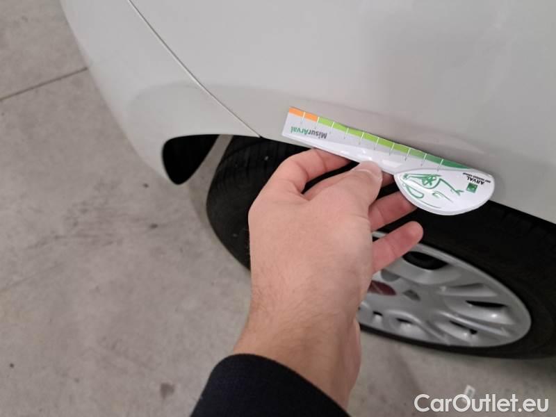 Fiat  Panda FIAT  / 2011 / 5P / BERLINA 1.0 FIREFLY 70CV SeS HYBRID #44