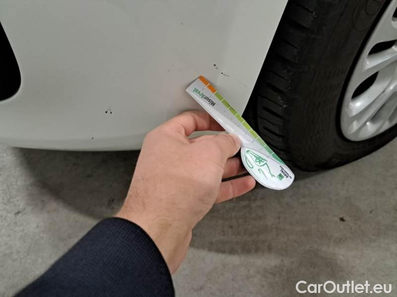 Fiat  Panda FIAT  / 2011 / 5P / BERLINA 1.0 FIREFLY 70CV SeS HYBRID #36