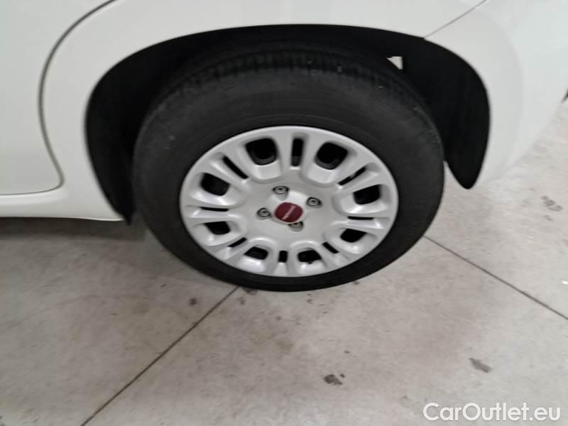 Fiat  Panda FIAT  / 2011 / 5P / BERLINA 1.0 FIREFLY 70CV SeS HYBRID #18