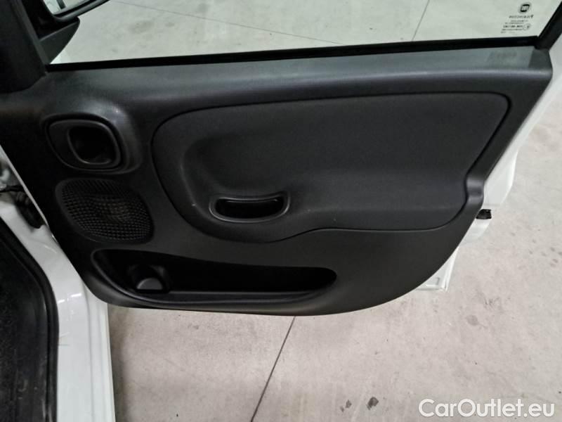 Fiat  Panda FIAT  / 2011 / 5P / BERLINA 1.0 FIREFLY 70CV SeS HYBRID #63