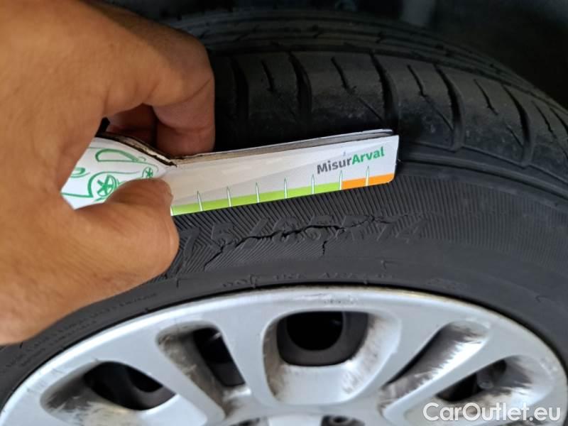 Fiat  Panda FIAT  / 2011 / 5P / BERLINA 1.2 69CV SeS E6D-TEMP EASY #71