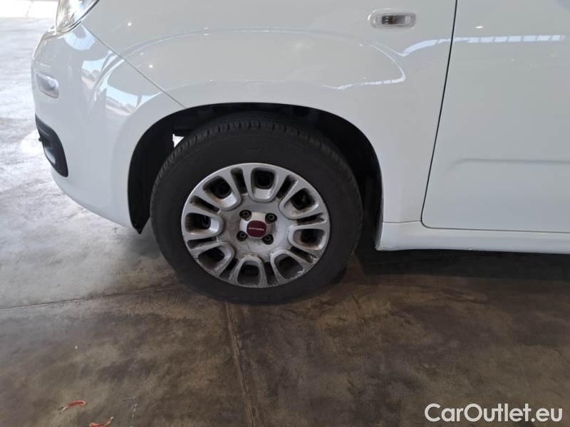 Fiat  Panda FIAT  / 2011 / 5P / BERLINA 1.2 69CV SeS E6D-TEMP EASY #20