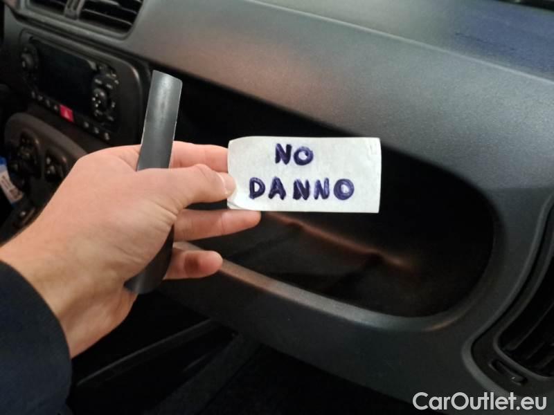 Fiat  Panda FIAT  / 2011 / 5P / BERLINA 1.0 FIREFLY 70CV SeS HYBRID #60