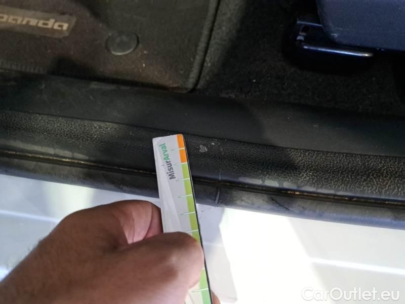 Fiat  Panda FIAT  / 2011 / 5P / BERLINA 1.2 69CV SeS E6D-TEMP EASY #79