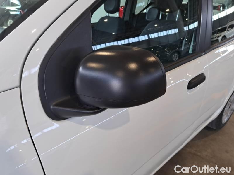 Fiat  Panda FIAT  / 2011 / 5P / BERLINA 1.2 69CV SeS E6D-TEMP EASY #58