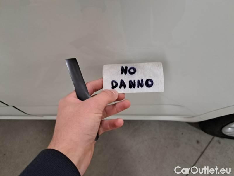 Fiat  Panda FIAT  / 2011 / 5P / BERLINA 1.0 FIREFLY 70CV SeS HYBRID #52