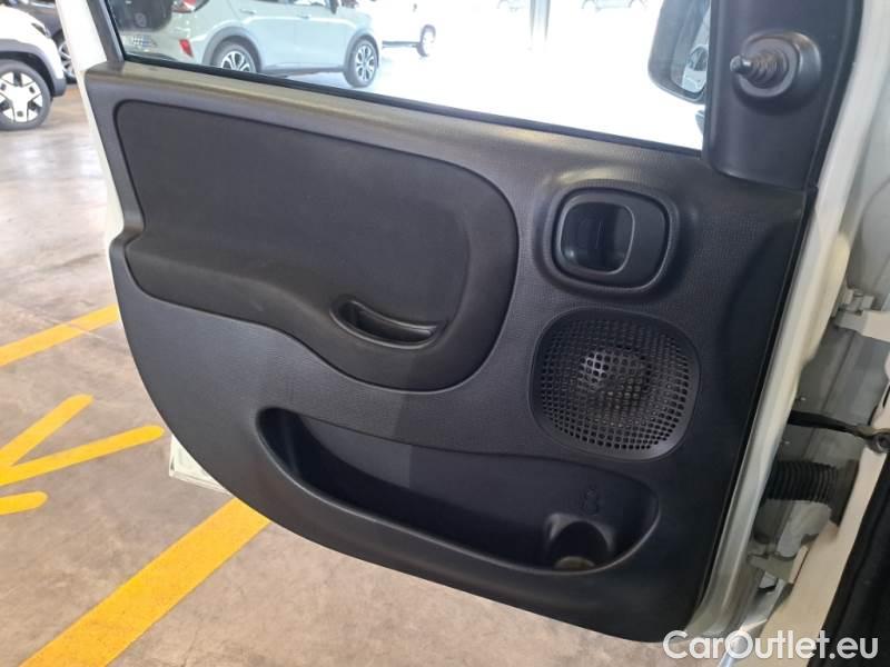 Fiat  Panda FIAT  / 2011 / 5P / BERLINA 1.2 69CV SeS E6D-TEMP EASY #75