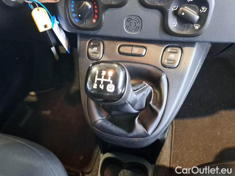 Fiat  Panda FIAT  / 2011 / 5P / BERLINA 1.2 69CV SeS E6D-TEMP EASY #115