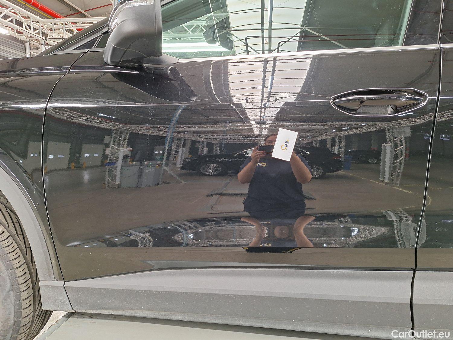 Audi  Q4 E-Tron Audi,  '21 BEV, Audi  40 e-tron Attraction 5d #10