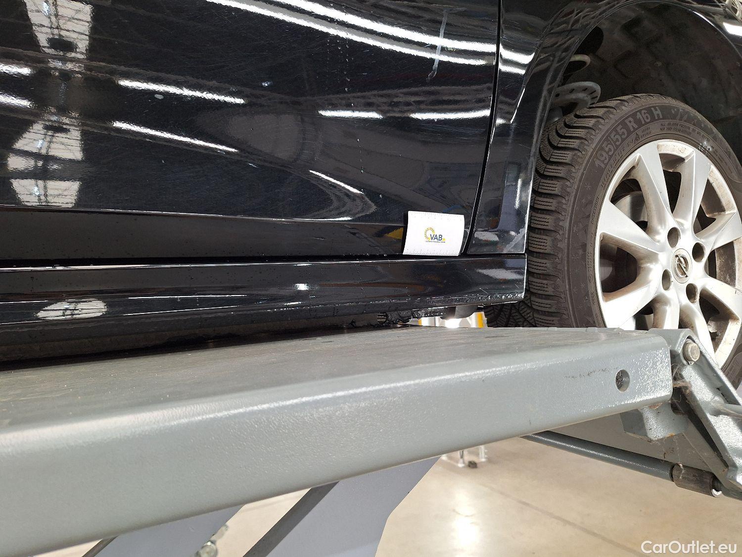 Opel  Corsa Opel,  '19, Opel  1.2 Turbo 74kW S/S Edition 5d #18