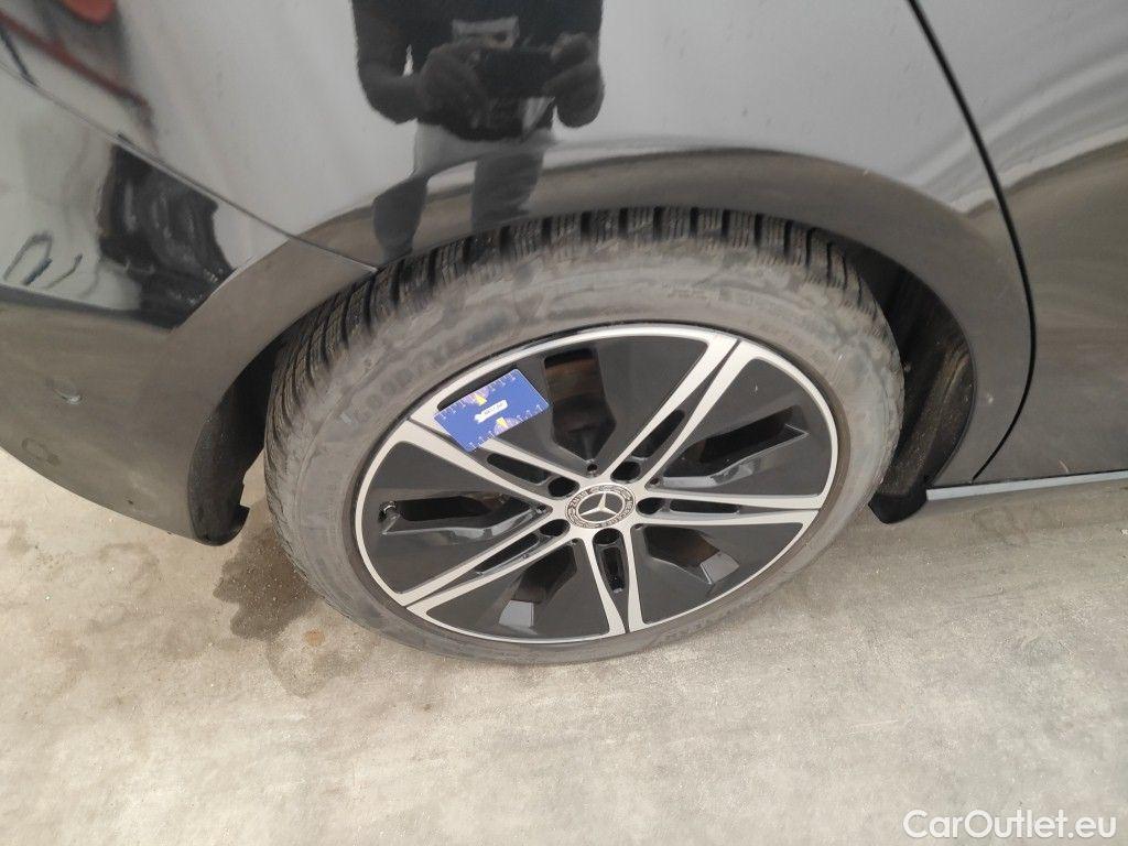 Mercedes  A-Klasse Mercedes-Benz  A 180 d Luxury Line 5d #48