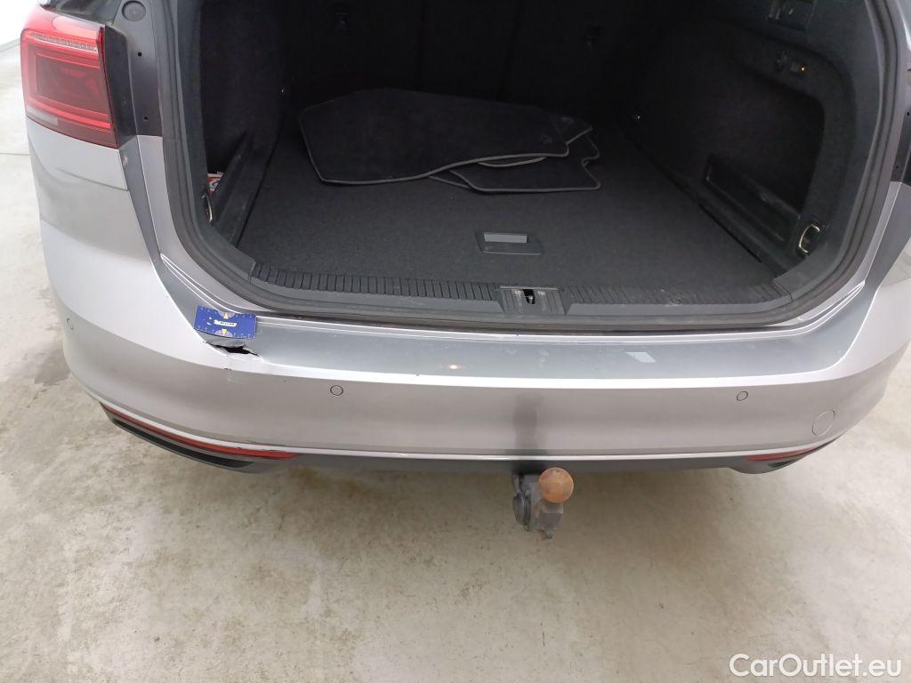 Volkswagen  Passat Volkswagen  Variant 1.5 TSI OPF DSG7 Style Business 5d #29