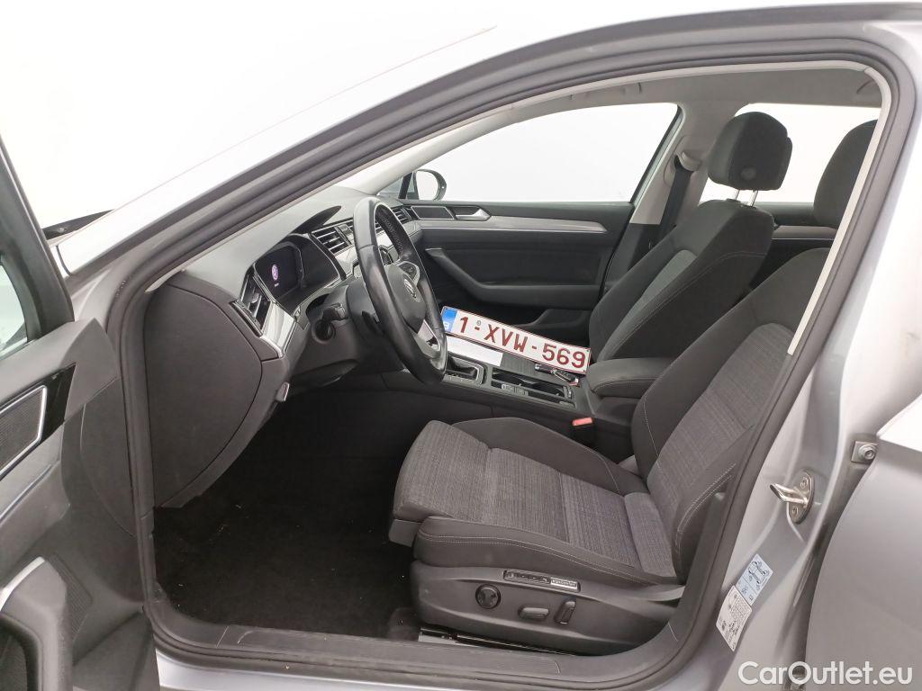 Volkswagen  Passat Volkswagen  Variant 1.5 TSI OPF DSG7 Style Business 5d #3