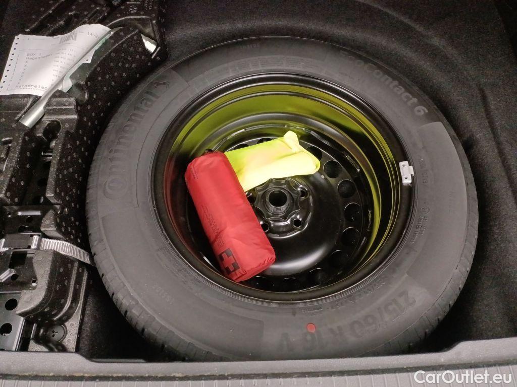 Volkswagen  Passat Volkswagen  Variant 1.5 TSI OPF DSG7 Style Business 5d #15